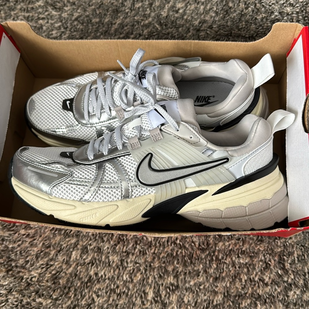 Women’s Nike V2K Run Summit White/Metallic Silver size 9.5